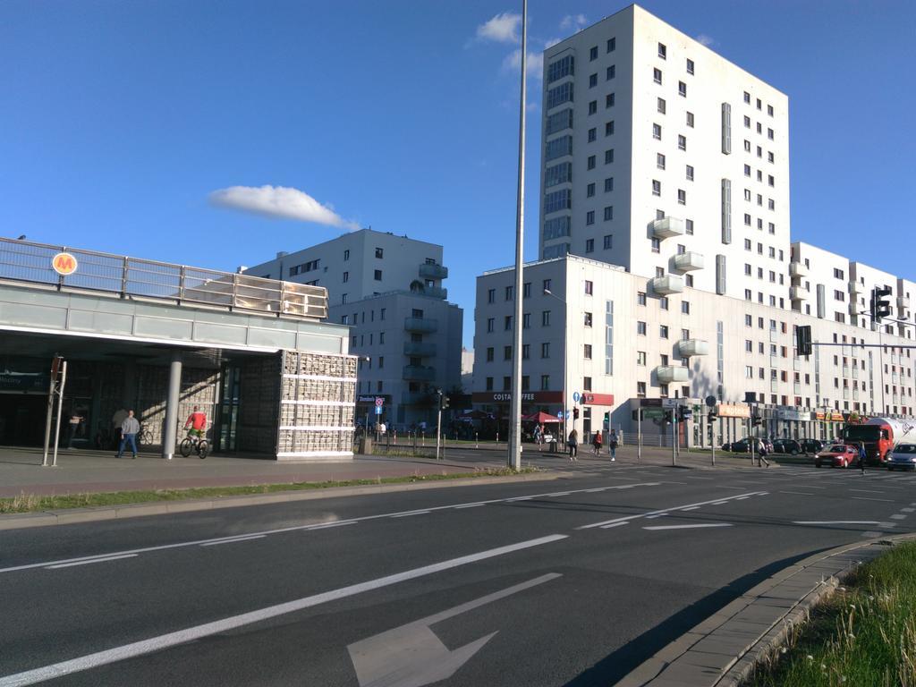 Apartamenty Metro Mlociny Varsóvia Exterior foto